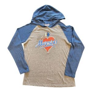 EUC NBA Women's Dallas Mavericks Pullover Hoodie Heart Lightweight XL Vintage‎